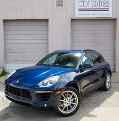 2017 Porsche Macan  AWD photo
