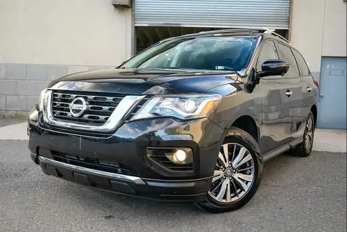 2017 Nissan Pathfinder SL 4WD photo