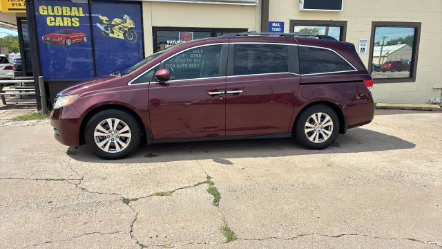 2016 Honda Odyssey SE FWD photo