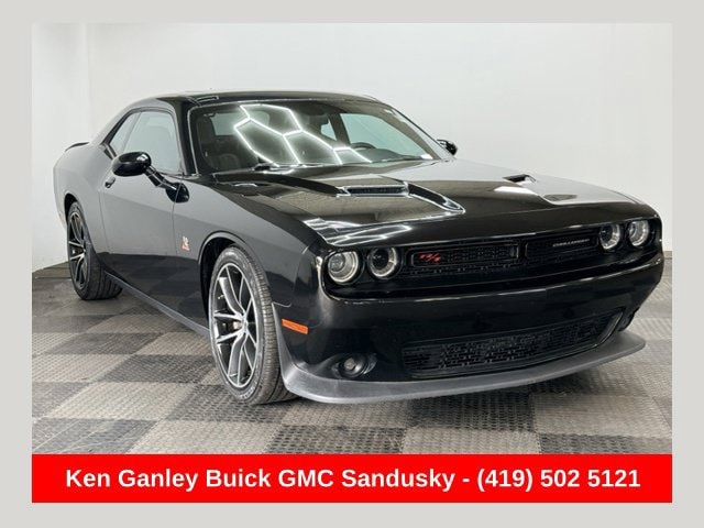 2016 Dodge Challenger R/T Scat Pack RWD photo