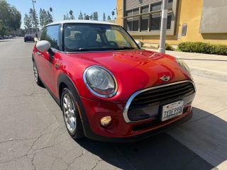 2017 MINI Hardtop 2 Door Cooper FWD photo