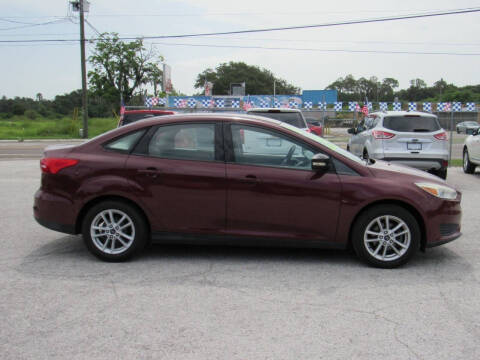 2016 Ford Focus SE FWD photo