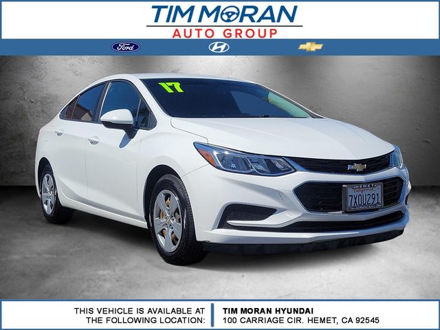 2017 Chevrolet Cruze LS FWD photo