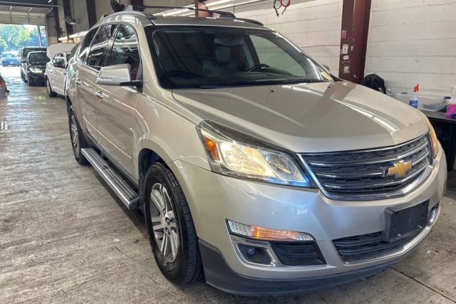 2017 Chevrolet Traverse LT FWD photo