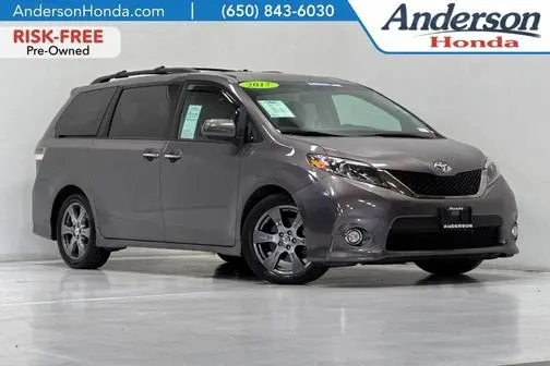 2017 Toyota Sienna SE Premium FWD photo