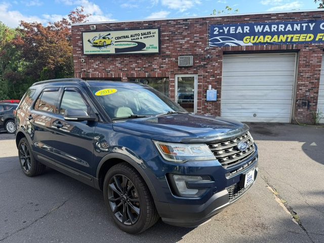 2017 Ford Explorer XLT 4WD photo