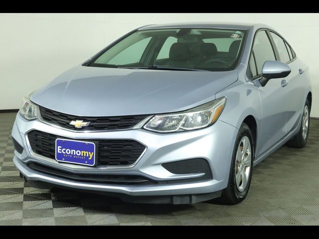 2017 Chevrolet Cruze LS FWD photo