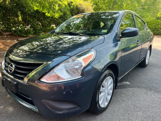 2017 Nissan Versa S FWD photo