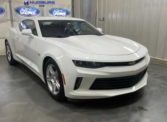 2017 Chevrolet Camaro 1LT RWD photo