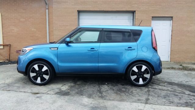 2016 Kia Soul + FWD photo