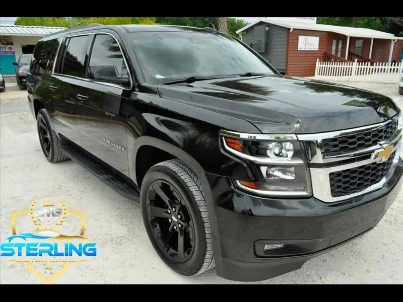 2017 Chevrolet Suburban LT 4WD photo