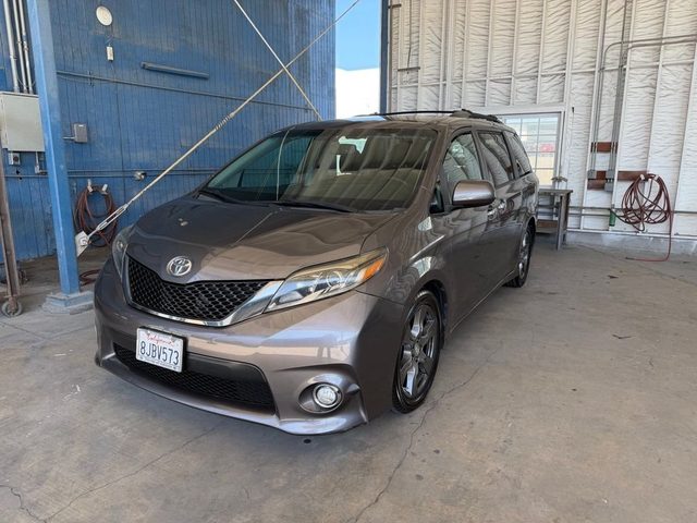 2017 Toyota Sienna SE FWD photo