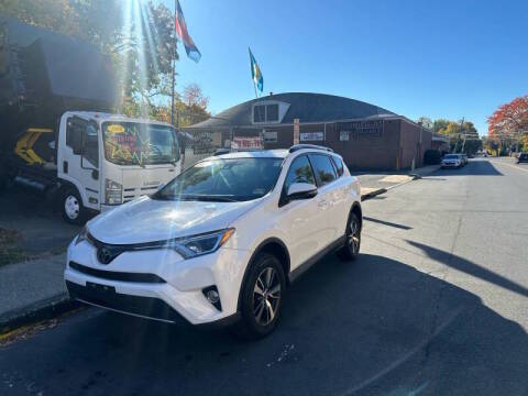 2017 Toyota RAV4 XLE AWD photo
