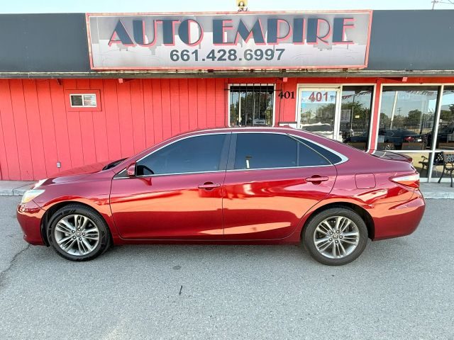 2017 Toyota Camry SE FWD photo
