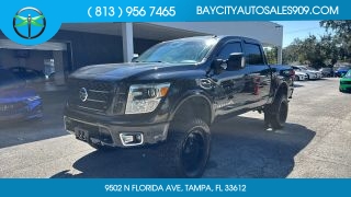 2017 Nissan Titan PRO-4X 4WD photo