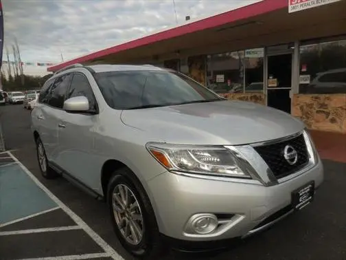 2015 Nissan Pathfinder S FWD photo