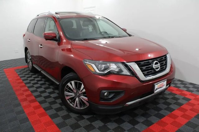 2017 Nissan Pathfinder SL 4WD photo