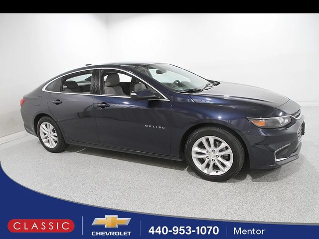 2017 Chevrolet Malibu LT FWD photo