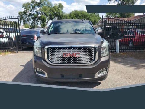 2017 GMC Yukon XL Denali RWD photo