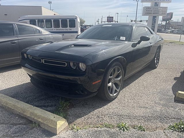 2016 Dodge Challenger SXT RWD photo