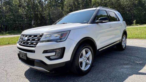 2017 Ford Explorer XLT 4WD photo