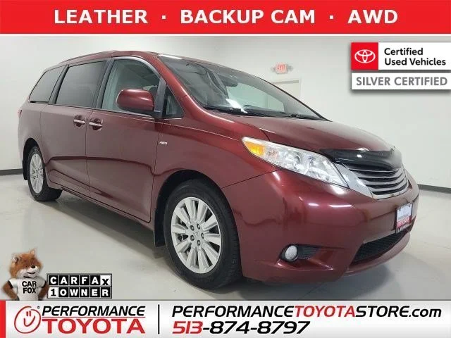 2017 Toyota Sienna XLE AWD photo