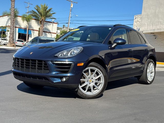 2017 Porsche Macan AWD photo