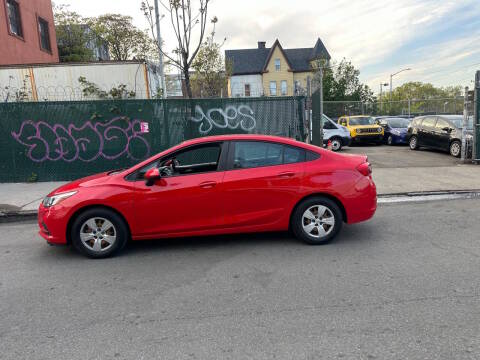 2017 Chevrolet Cruze LS FWD photo