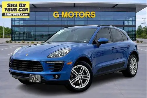 2017 Porsche Macan  AWD photo