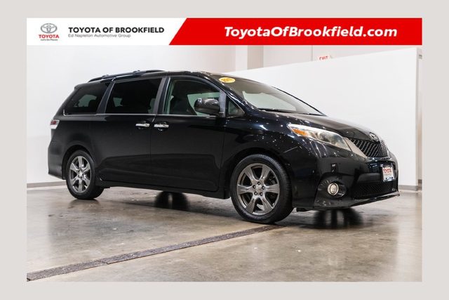 2017 Toyota Sienna SE FWD photo