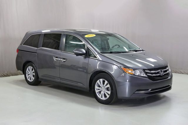 2016 Honda Odyssey SE FWD photo