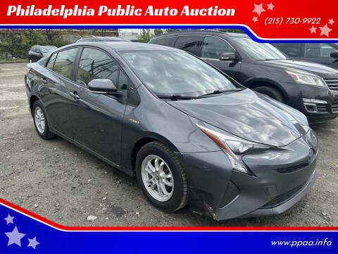 2017 Toyota Prius Two FWD photo