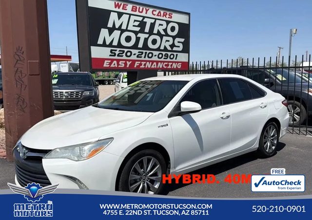 2017 Toyota Camry Hybrid XLE FWD photo