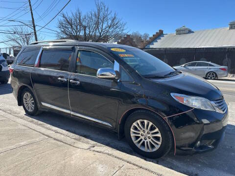 2017 Toyota Sienna XLE FWD photo