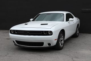 2016 Dodge Challenger SXT RWD photo
