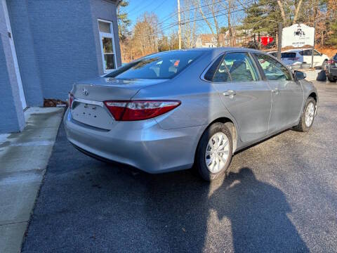 2017 Toyota Camry LE FWD photo