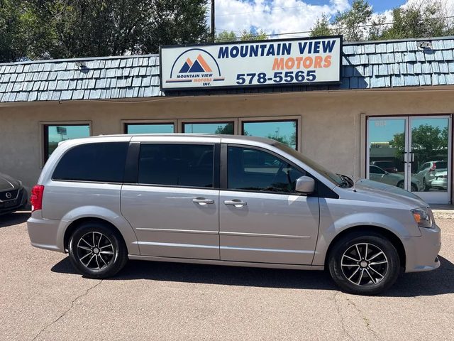 2017 Dodge Grand Caravan SE Plus FWD photo