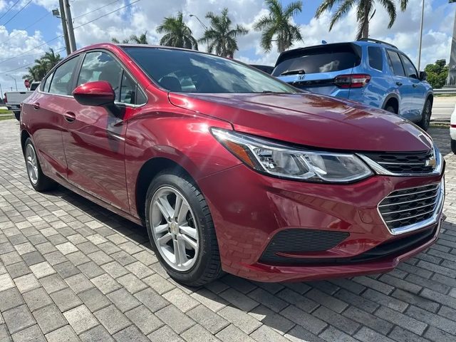 2017 Chevrolet Cruze LT FWD photo