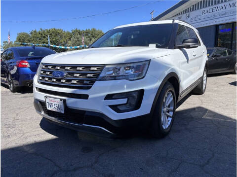 2017 Ford Explorer XLT FWD photo