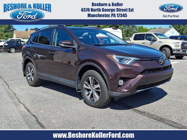 2017 Toyota RAV4 XLE AWD photo