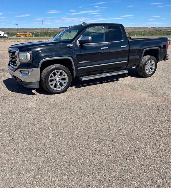 2017 GMC Sierra 1500 SLT 4WD photo