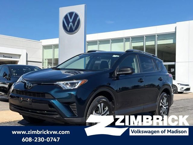 2017 Toyota RAV4 LE AWD photo