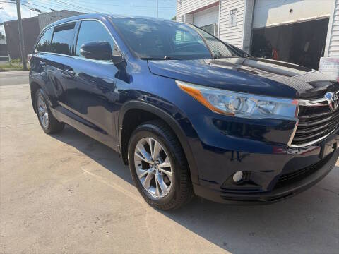 2016 Toyota Highlander LE Plus AWD photo