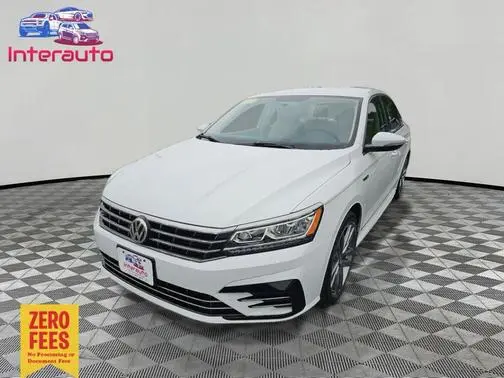 2017 Volkswagen Passat R-Line w/Comfort Pkg FWD photo