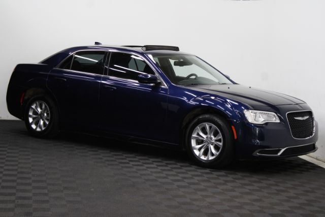 2016 Chrysler 300 Limited RWD photo
