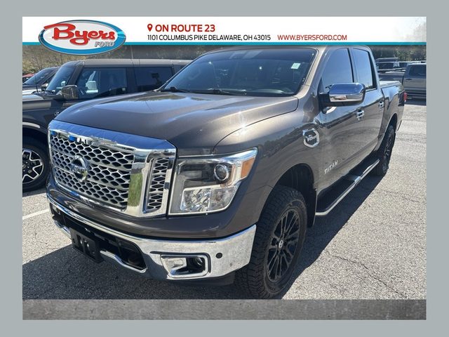 2017 Nissan Titan SL 4WD photo