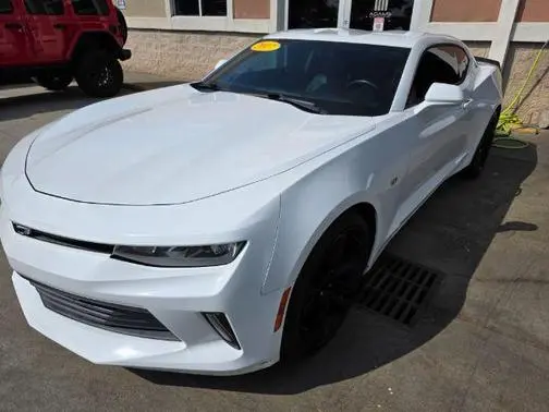 2017 Chevrolet Camaro 1LT RWD photo
