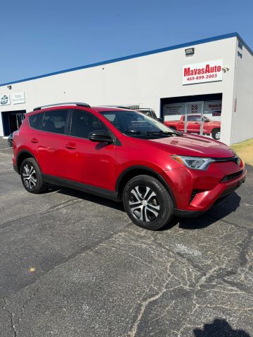 2017 Toyota RAV4 LE FWD photo