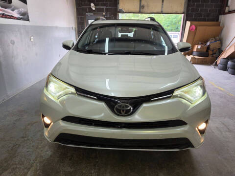 2017 Toyota RAV4 Platinum AWD photo