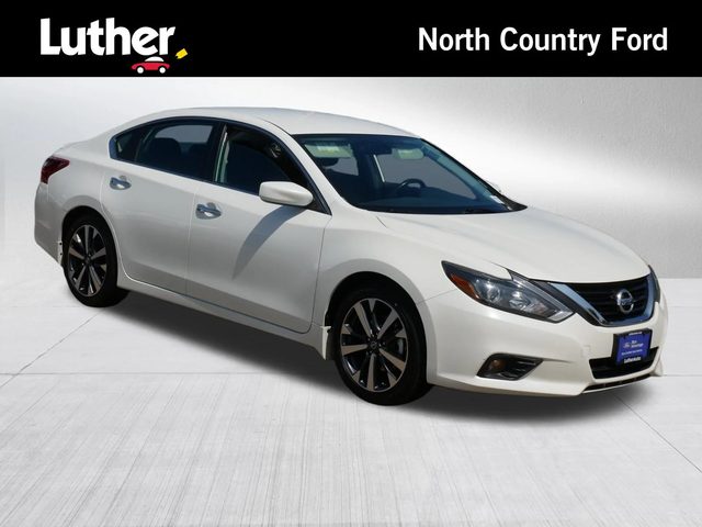 2017 Nissan Altima 2.5 SR FWD photo